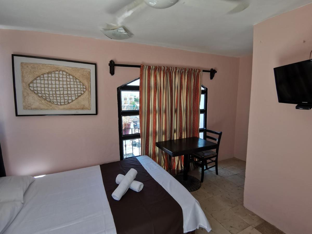 Hotel Colonial San Carlos Cancun Centro エクステリア 写真